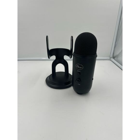 Blue Yeti Blackout Professional Usb Microphone Podcasting Recording Streaming - Picture 2 of 3